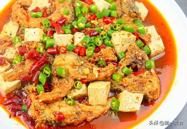 豆腐燉魚用什么魚比較好、豆腐燉魚放什么配料好吃