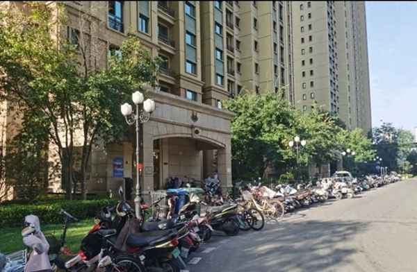 什么叫停止線以外,一虛一實線掉頭等紅燈么