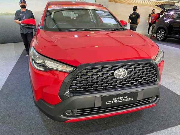 豐田cross2023款報價及圖片_卡羅拉cross是銳放嗎