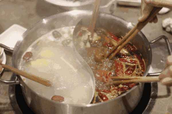 火鍋底料常用的香料_火鍋底料必不可少的香料