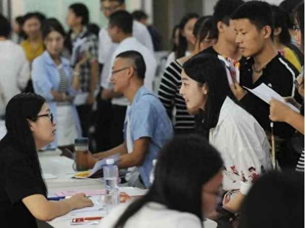 未来的行业发展方向、未来的行业发展方向怎么写