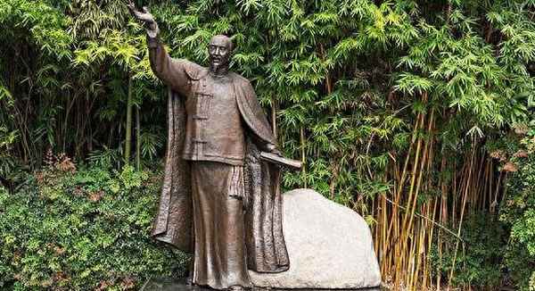 落红不是无情无化作春泥,落红不是无情物 化作春泥