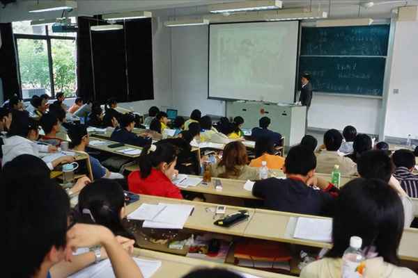 西南民族大学女生坠亡_西南民族大学事件