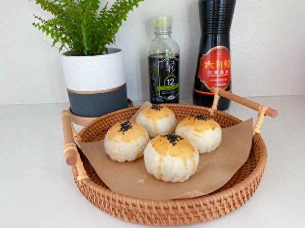 杭州榨菜鮮肉月餅的做法_如何做榨菜鮮肉月餅竅門