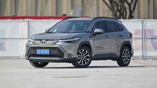 豐田13萬左右的車-豐田卡羅拉suv價格及圖片