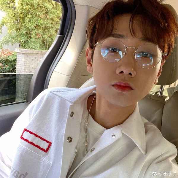 歌詞帶你去吃草莓冰淇淋是什么歌_歌詞是星期一吃冰激凌的歌