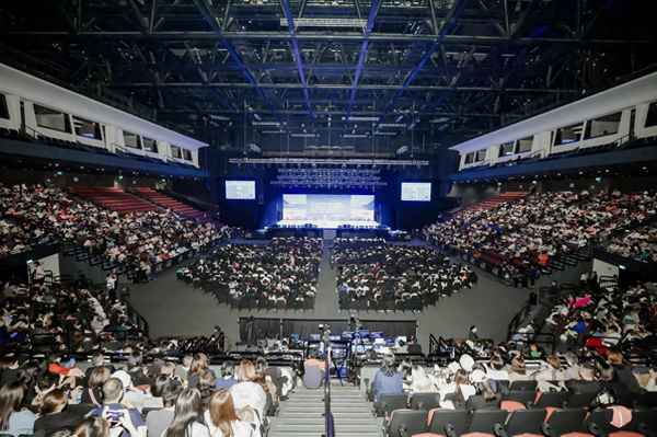 主持大健康行业的主持稿_主持人开场活跃气氛