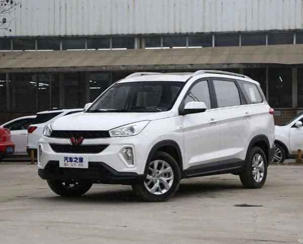 五菱宏光七座新款(面包車哪個牌子好省油性價比高)