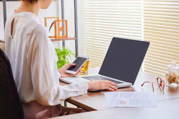 赵然财经;中央财大赵然