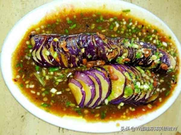 油淋茄子放肉末的做法(茄子油淋茄子怎么做)