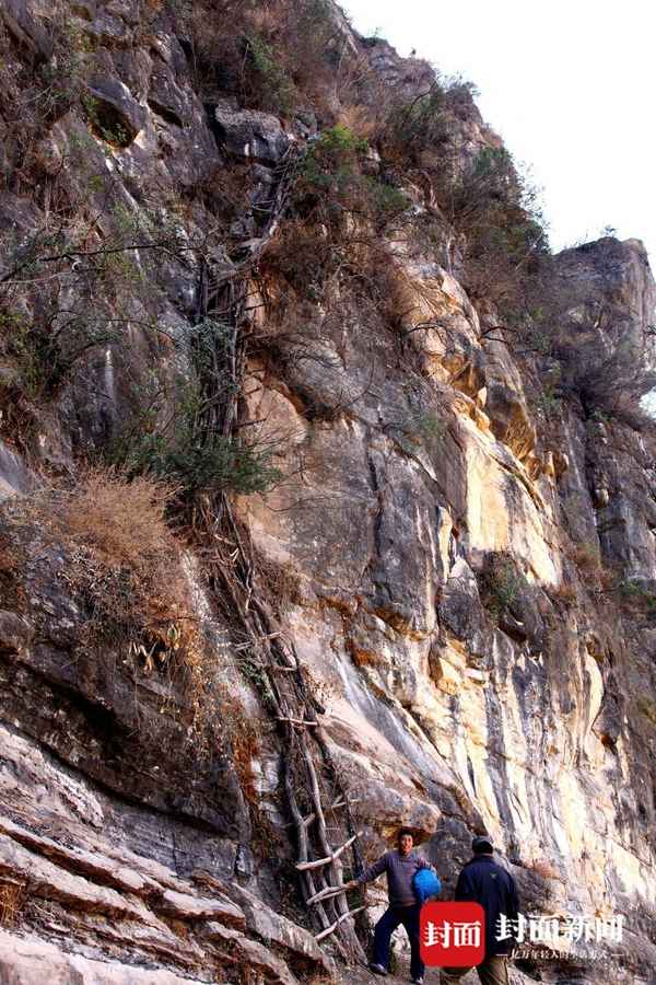 莫色爾布與懸崖村的關(guān)系