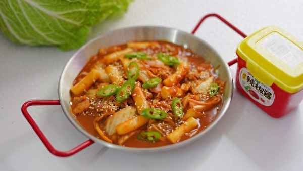 韩国泡菜炒年糕的做法—韩国泡菜炒年糕的做法视频