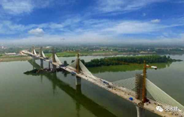 铁路桥梁与公路桥梁的区别_公路桥和铁路桥的桥墩