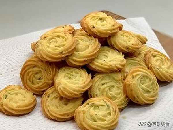 三牛特色鮮蔥酥餅干、三牛特色鮮蔥酥餅干和三牛萬年青區別