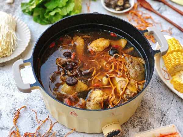 白蘑菇雞湯的做法大全;白蘑菇雞肉湯怎么煲好吃
