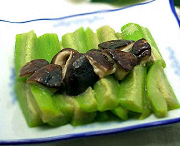 絲瓜香菇可以一起吃嗎;絲瓜和香菇可以一起煮湯嗎