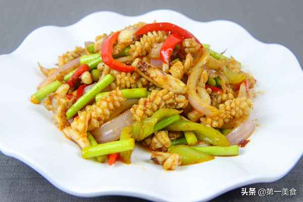 魷魚焯水的正確方法;魷魚怎么焯水才不老