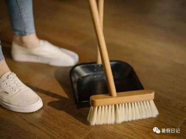 關于母親的作文200字左右;關于母親的作文100字左右