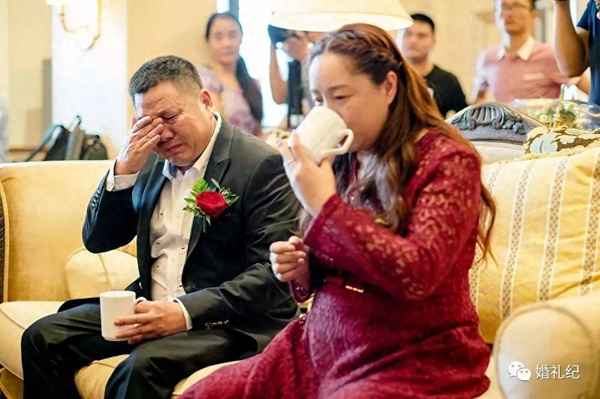 敬茶是双方父母分开敬吗—敬茶双方家长可以一起敬茶吗