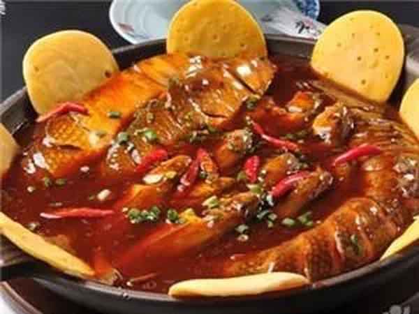地鍋燉魚(yú)的家常做法,地鍋燉魚(yú)的家常做法竅門(mén)
