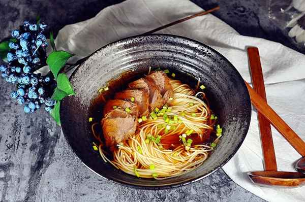 牛肉面片的家常做法,牛肉面片的家常做法和配料
