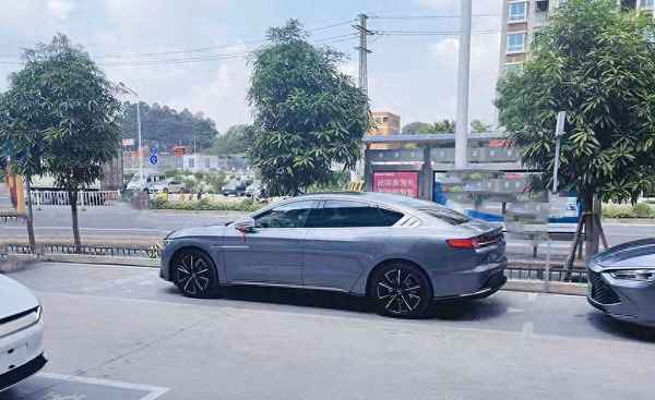 燃油車和油電混動的區別、油電混合起步是電還是油