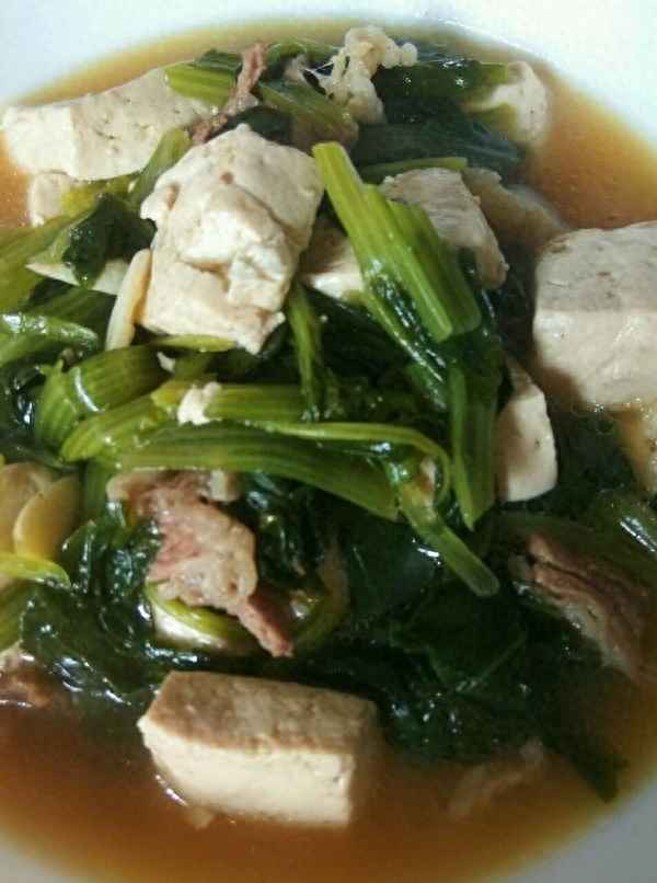 小白菜燉豆腐圖片高清—小白菜燉豆腐湯的做法大全家常