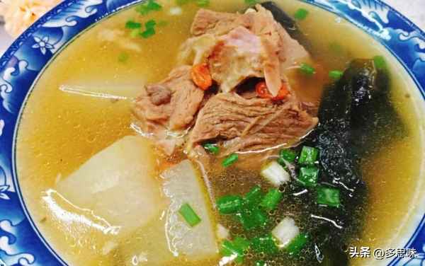 燉鰱魚頭湯的做法大全(燉鰱魚頭湯的做法大全竅門)