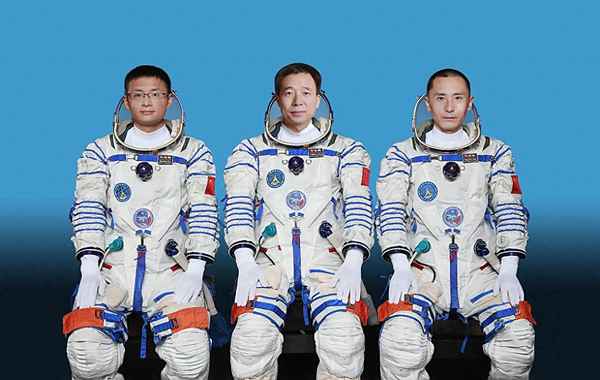 神舟十一号三位航天员简介,神舟十一号航天员讨论长视频