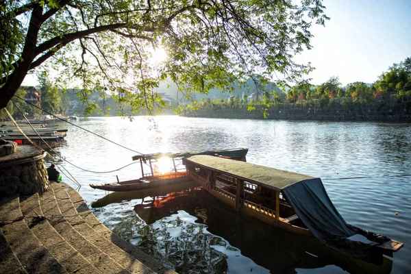 这句诗句的比喻含义、这句诗句的比喻含义是什么