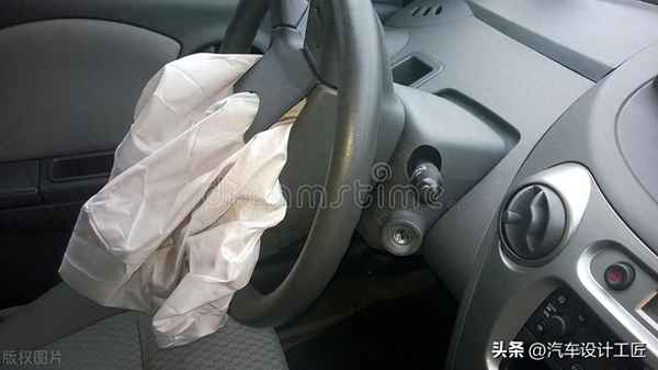 汽車氣囊、汽車氣囊故障燈亮了怎么辦