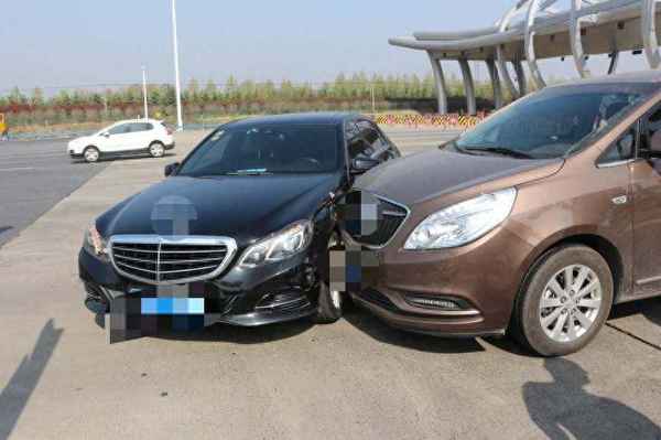 高速走错了可以在收费站掉头吗—高速走错路可以在收费站掉头吗