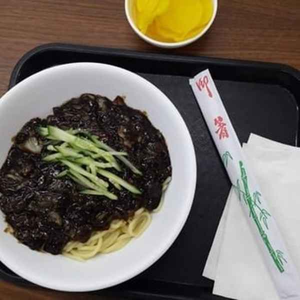 韓式炸醬面配什么好吃_韓式炸醬面專用面條