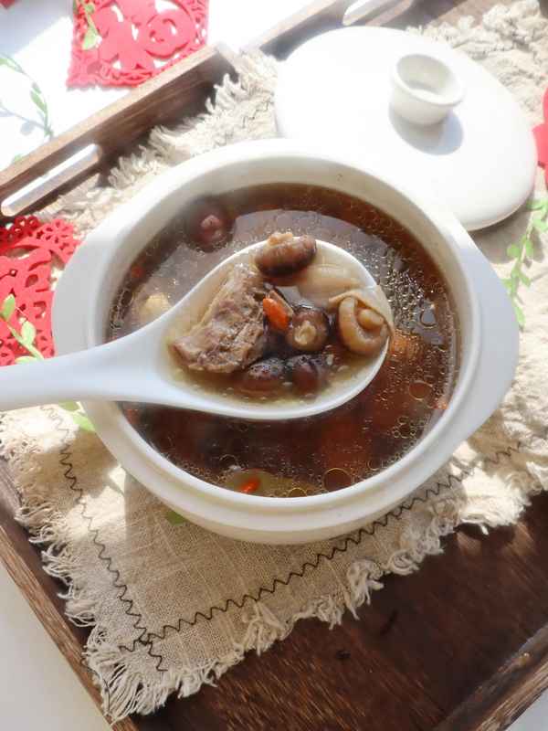 香菇燉雞的食用功效_香菇燉雞的食用功效與作用