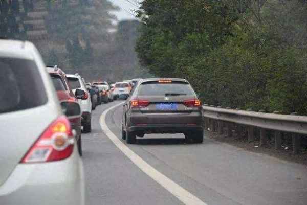 有免費的道路救援嗎,附近拖車24小時服務熱線電話