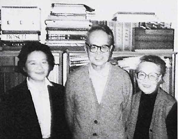 六月飞火七月流火;七月流火,八月未央,九月授衣