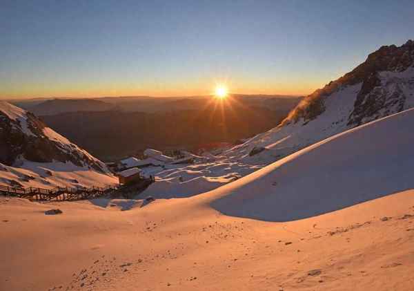 玉龍雪山索道多少錢,玉龍雪山索道要坐多久