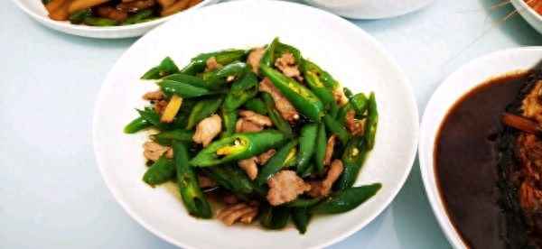 尖椒小炒肉正宗做法;尖椒小炒肉的做法竅門