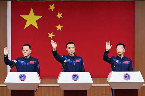 神舟十一號的航天員、神舟十一號的航天員有哪些