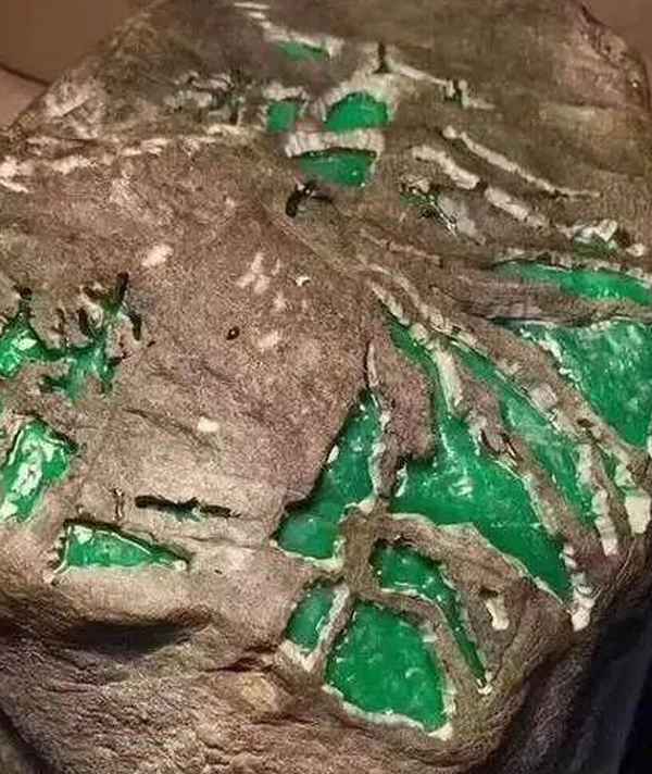 緬甸老坑莫灣基翡翠(緬甸翡翠貴嗎)