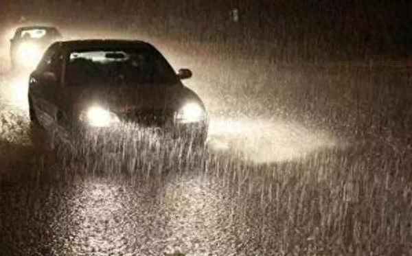 雨天行車開霧燈的注意事項_雨天開車霧燈怎樣開啟