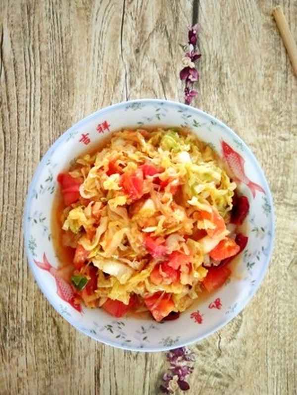 大廚做西紅柿炒包菜、西紅柿炒包菜的功效作用