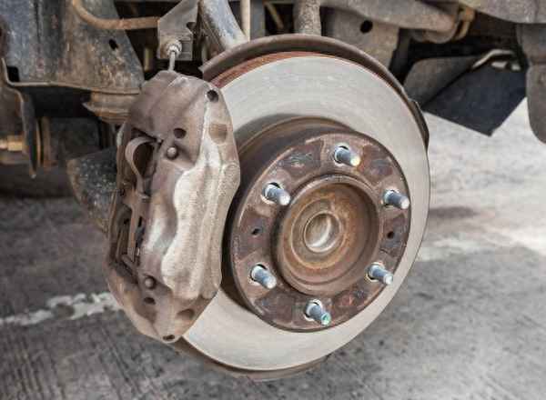 剎車燈泡三天兩頭壞怎么回事_剎車燈泡損壞故障燈亮