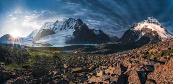 女子遭拒借社区卫生间事件_女子进小区拒绝