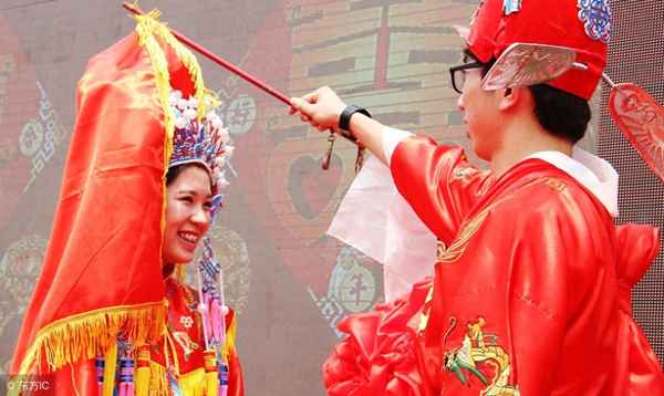 给公婆敬茶时的四言八句、给公婆敬茶时说的搞笑语句