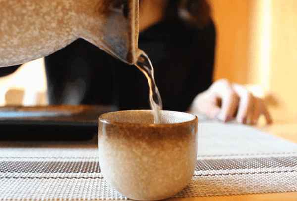 闲来垂钓忽复乘舟梦日边(闲来垂钓忽复乘舟梦日边表达了什么)