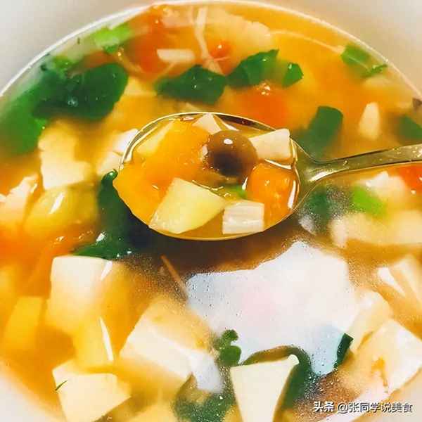 青菜豆腐湯先放青菜還是豆腐;青菜豆腐湯青菜要炒嗎