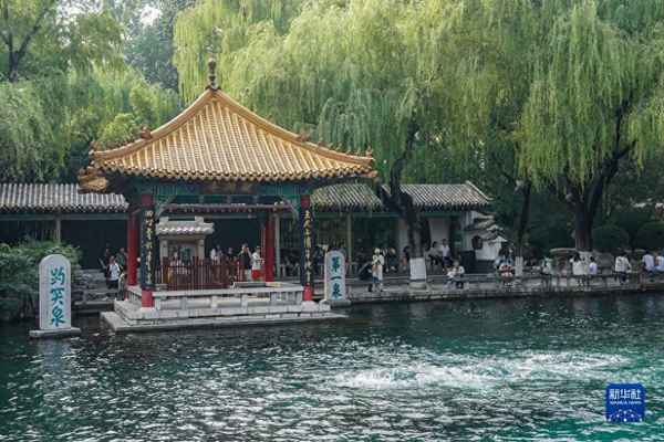 濟(jì)南趵突泉風(fēng)景區(qū)簡介-濟(jì)南趵突泉風(fēng)景區(qū)簡介概況