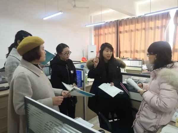 小學教師教育故事(小學教師教育故事2000字)
