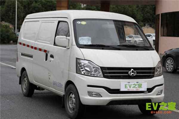 面包車100公里需要多少油_面包車一百塊錢的油能跑多少公里